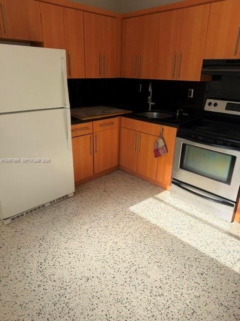 Building Photo - 2655 SW 30th Ct