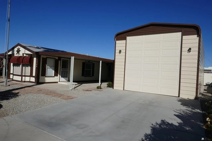 Building Photo - 13790 E 53rd Ln
