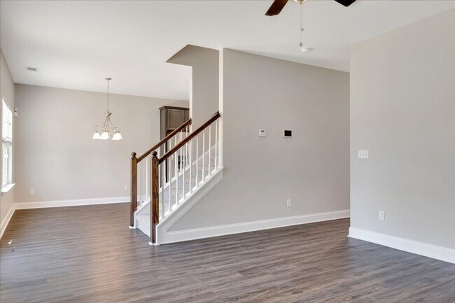 Building Photo - MOVE IN READY BY AUG - 1 -2026