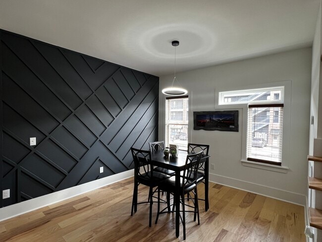 Building Photo - 1072 Zophi St