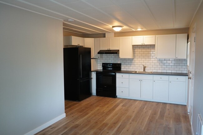 Building Photo - r1500VDuplex