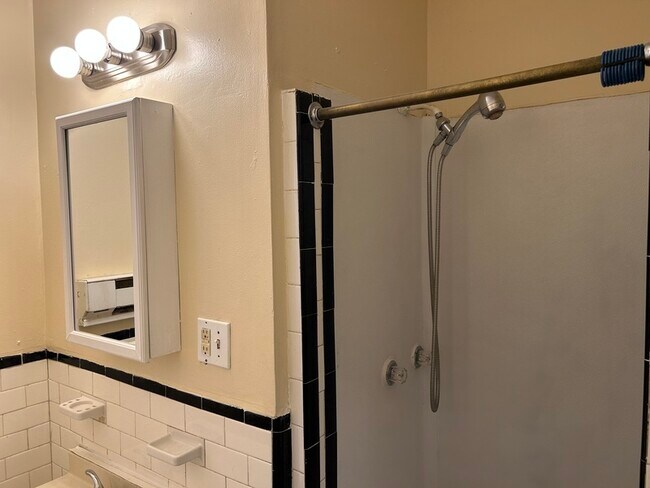 Building Photo - 52 Baltic Ave