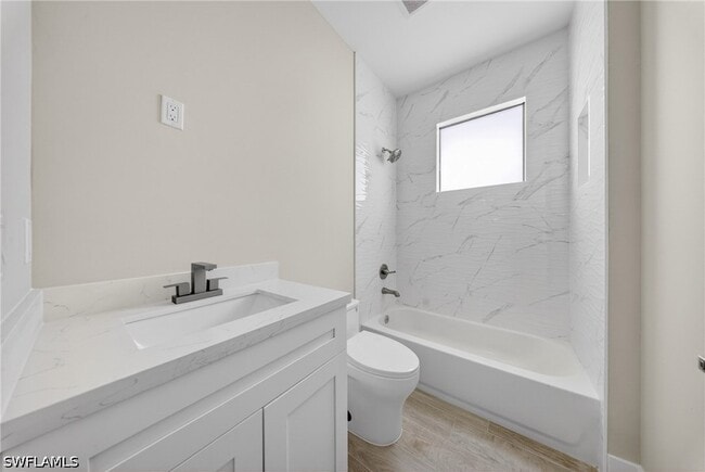 Building Photo - 1206 Moore Ave