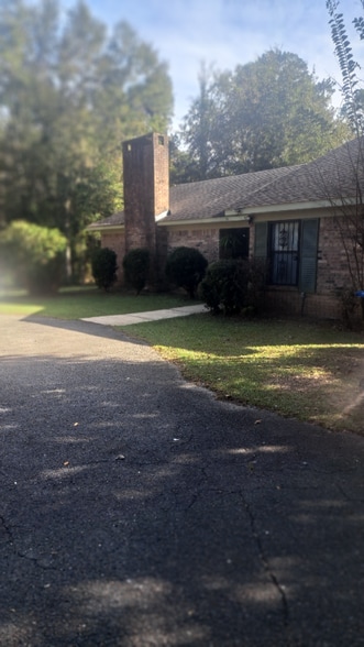 Building Photo - 10401 Northhill Ct