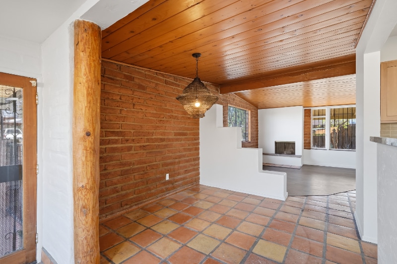 Building Photo - 6814 E Koralee St