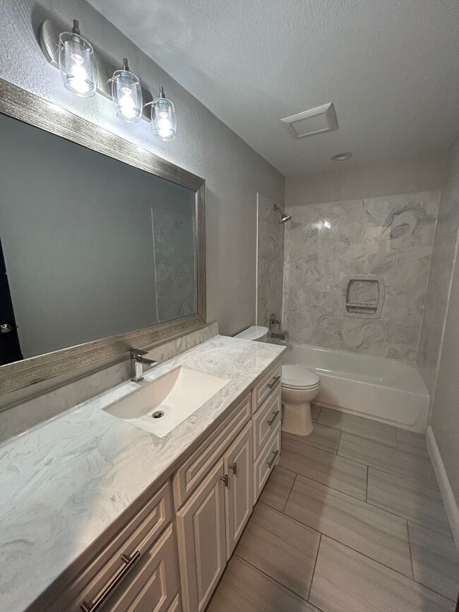Building Photo - Updated McGregor Home