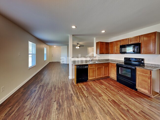 Building Photo - 803 Windflower Dr