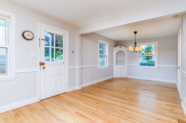 Building Photo - 51 Fortuna Dr