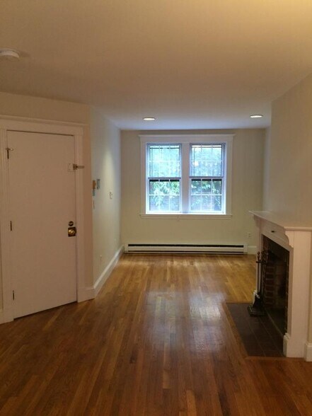 Building Photo - 16 Cedar Lane Way
