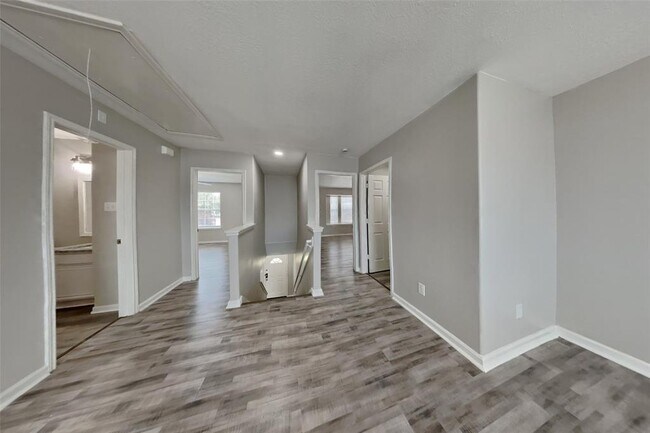 Building Photo - 6611 Barker Bend Ln
