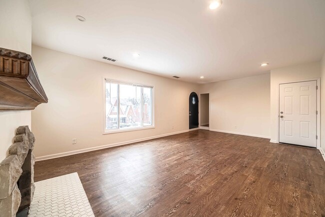 Building Photo - 17596 Santa Rosa Dr