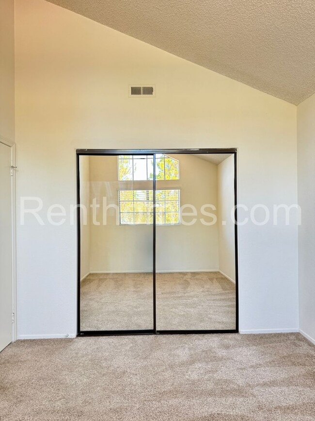 Building Photo - 10515 Carrington Dr