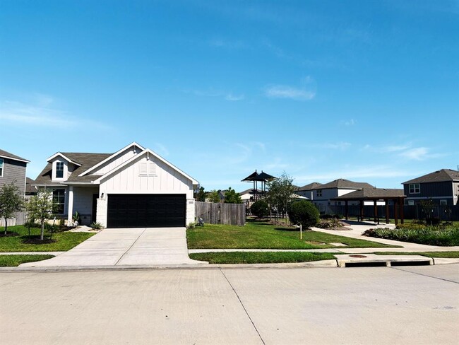 Building Photo - 25620 Balsamroot Dr