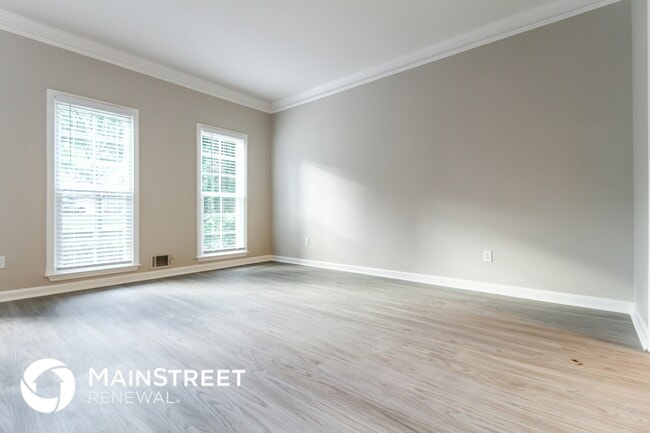 Building Photo - 530 Riverbirch Trce