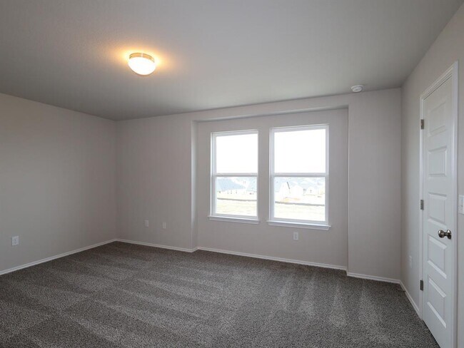 Building Photo - 4521 Bridal Veil Dr