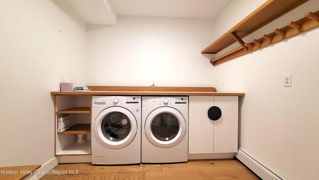 Building Photo - 90 Van Dale Rd