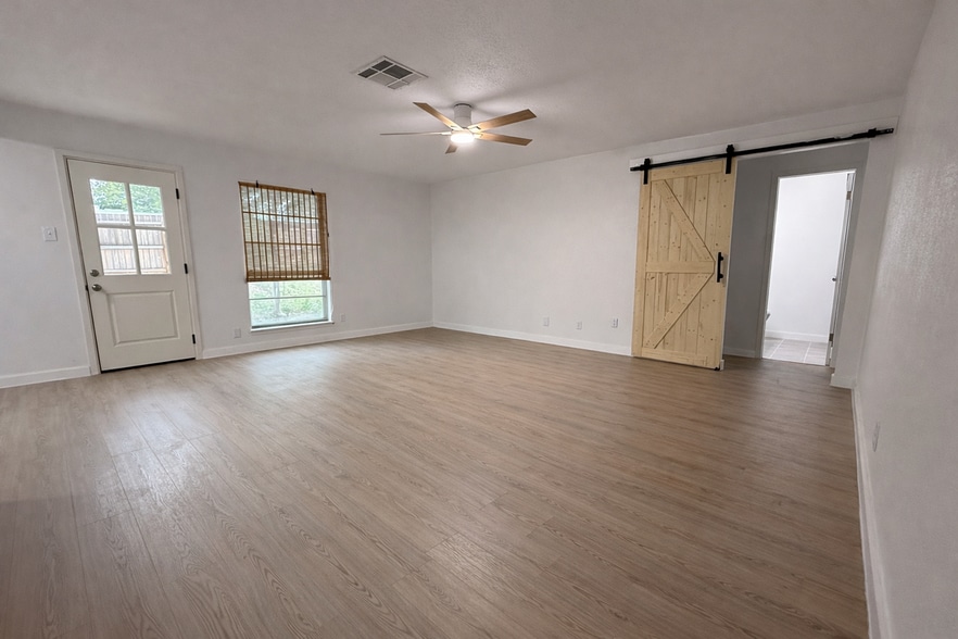 Building Photo - 3417 Harvest Dr