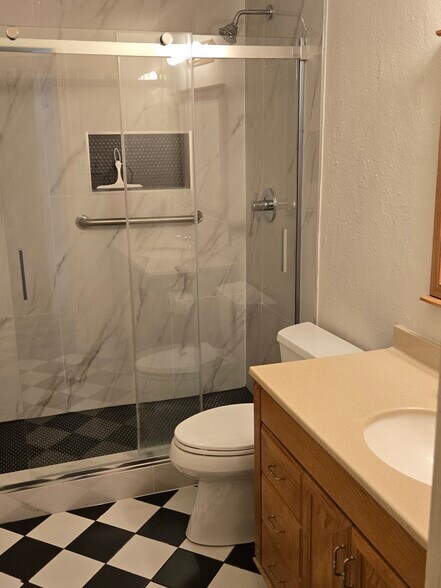 Building Photo - 2211 Placid Dr