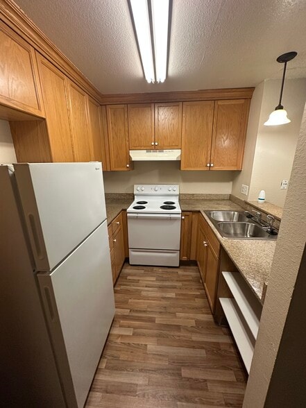 Primary Photo - 1333 N Camino Alto