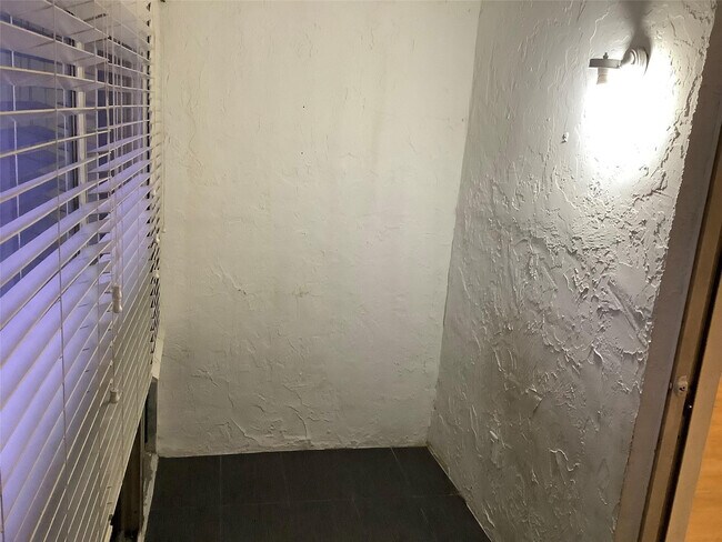 Building Photo - 5280 Bosque Ln