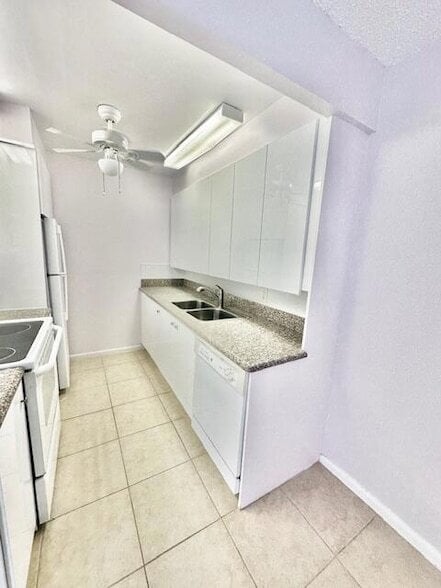 Building Photo - 2044 Exeter C