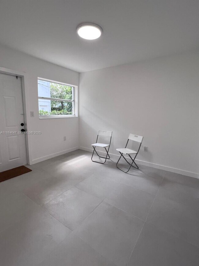 Building Photo - 7820 NE Bayshore Ct