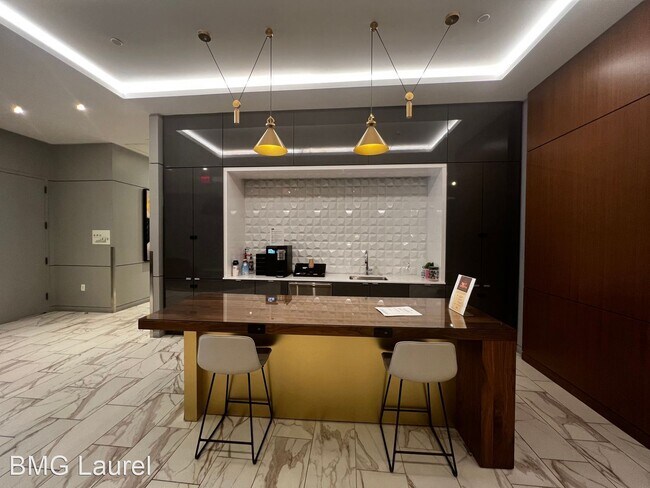 Building Photo - 1 br, 1 bath House - 1211 Van St SE (#302)