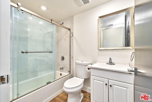 Building Photo - 14550 Burbank Blvd