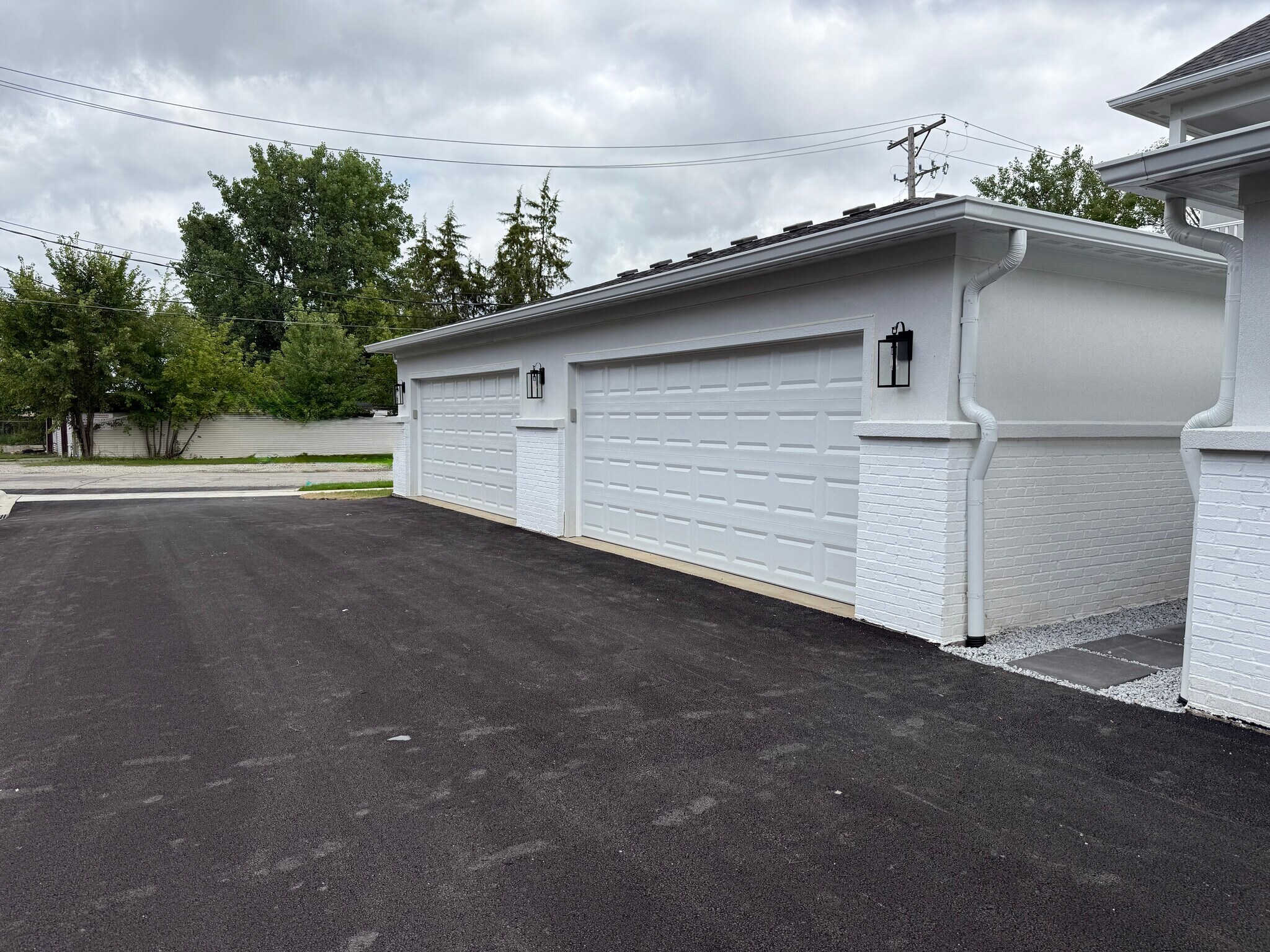 Garages - 247 N West St