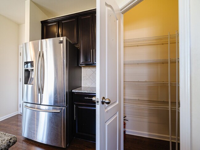 Building Photo - 1089 Wallace Lake Rd