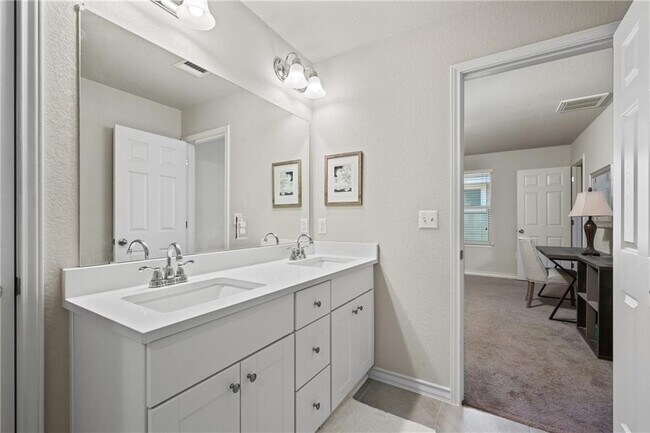 Building Photo - 5402 Golden Canary Ln