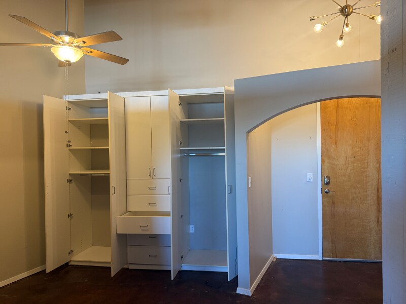 Building Photo - 200 Main St