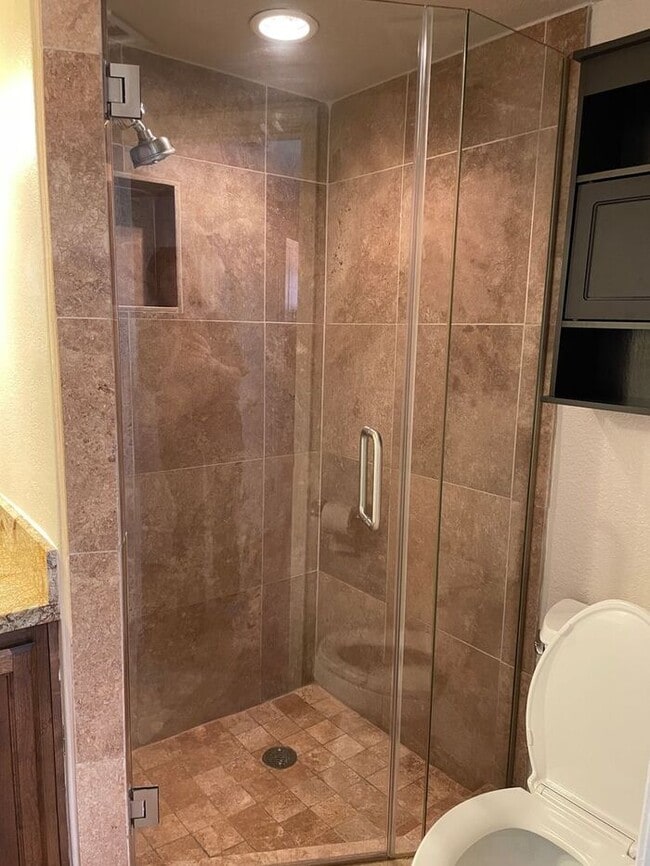 Building Photo - COMING SOON! Beautiful 2 Bed/2 Bath Condo ...
