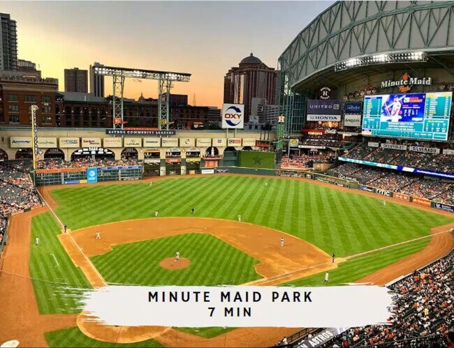 Building Photo - 4001 Dallas St