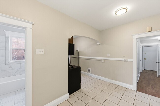 Building Photo - 4162 Shenandoah Ave