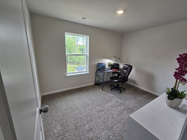 Building Photo - 449 Mossy Grv Ln