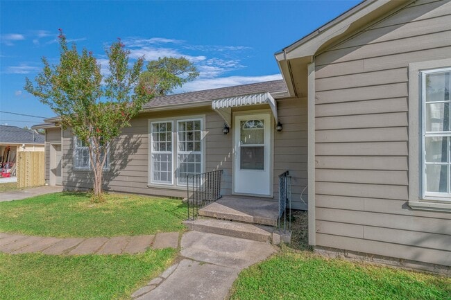 Building Photo - 1113 Felder