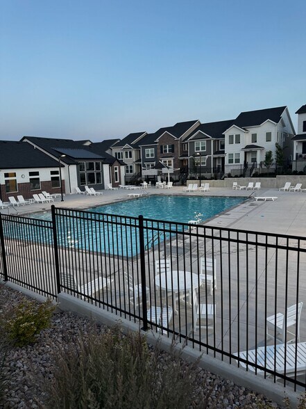 Building Photo - 1484 N Sage Dr