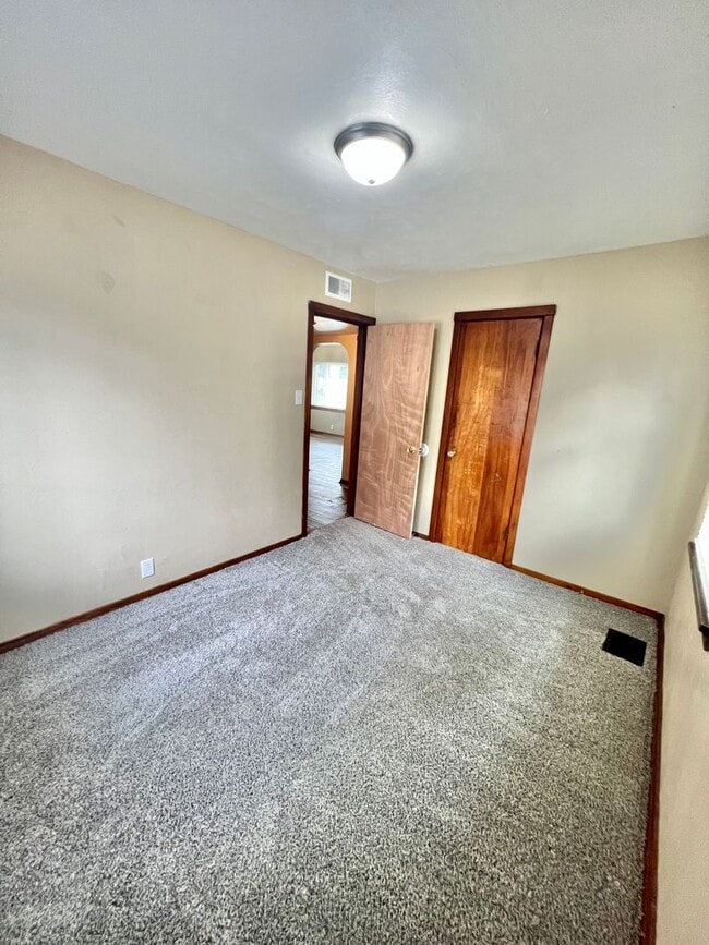 Building Photo - NEW LISTING! 3 Bedroom House!