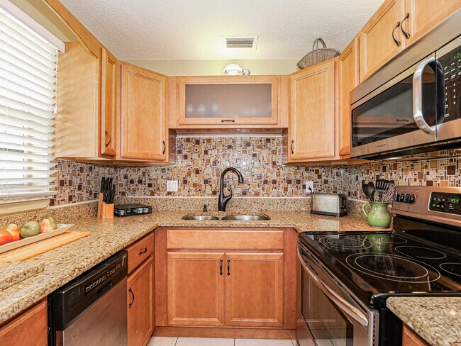 Building Photo - 5400 Jimmy Buffett Mem Hwy
