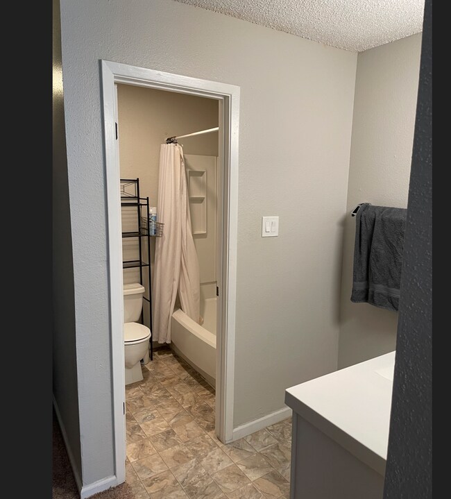 Building Photo - 11917 Bob White Dr