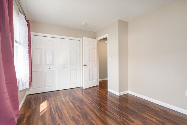 Building Photo - 617 Allenview Dr
