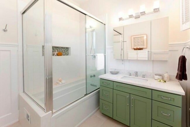 Building Photo - 1100 27th St S