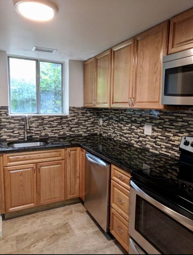 Building Photo - 3457 Evergreen Rd