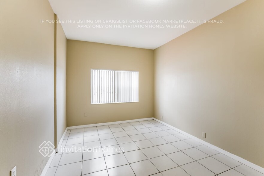 Building Photo - 16880 SW 141st Ct