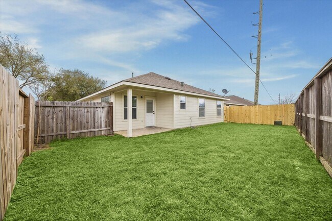 Building Photo - 19715 Billineys Park Dr