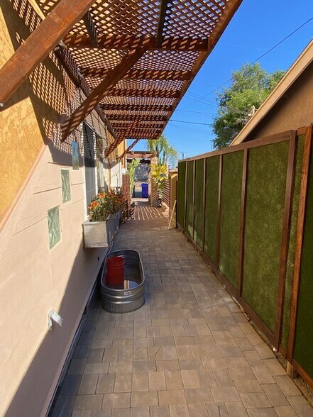 Building Photo - 4784 Mount Almagosa Dr