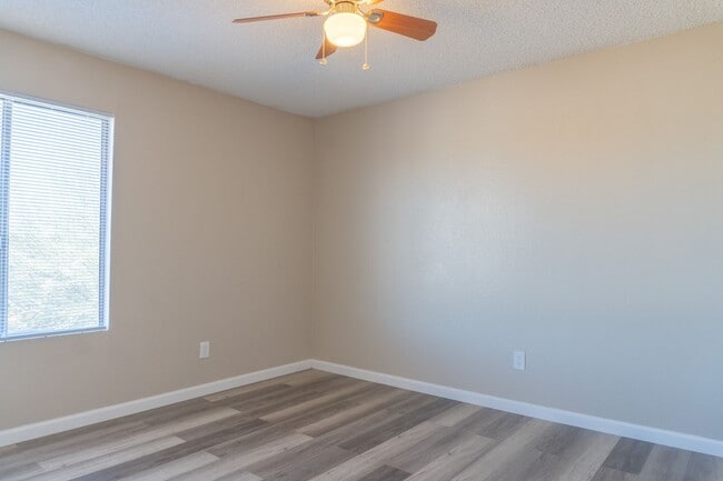 Building Photo - 825 Capehart Ct