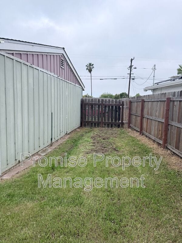 Building Photo - 1601 Walton St