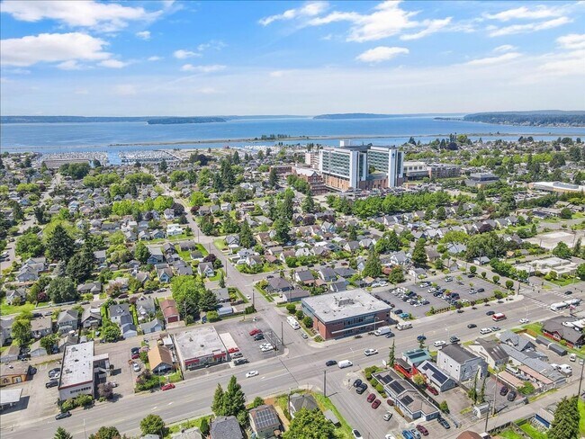 Building Photo - 1511 McDougall Ave